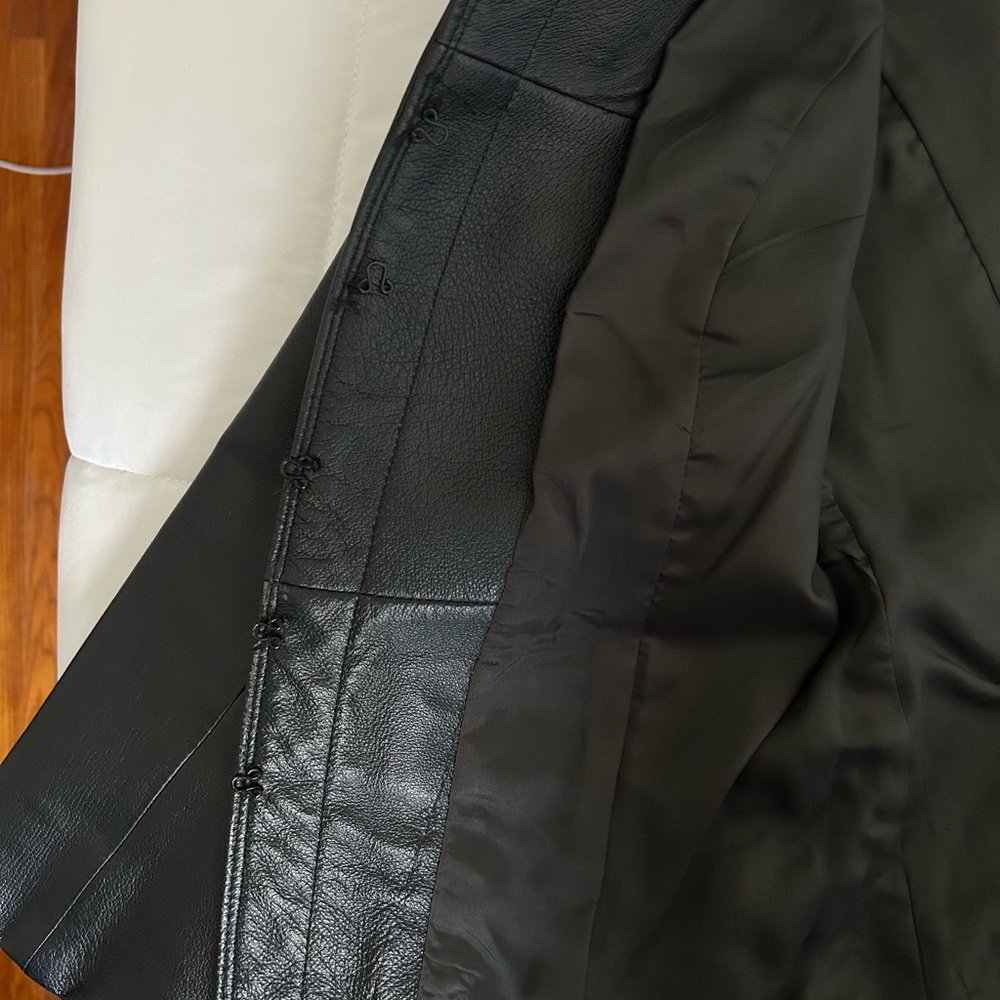 Liz Claiborne Leather Jacket - Picture 3 of 3
